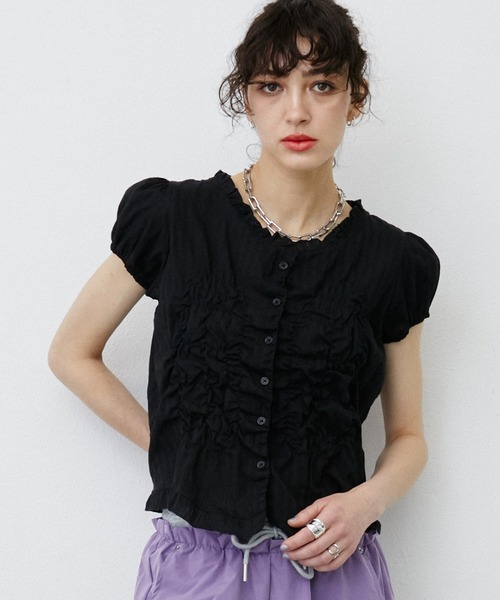uyu.(ウユ)の「Shirring Sheer Short Sleeve Blouse/シャーリングシアーブラウス(シャツ/ブラウス・レディース・ホワイト/ブラック・FREE)」の18枚目の写真