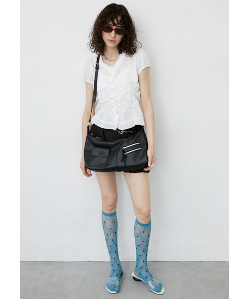 uyu.(ウユ)の「Shirring Sheer Short Sleeve Blouse/シャーリングシアーブラウス(シャツ/ブラウス・レディース・ホワイト/ブラック・FREE)」の3枚目の写真