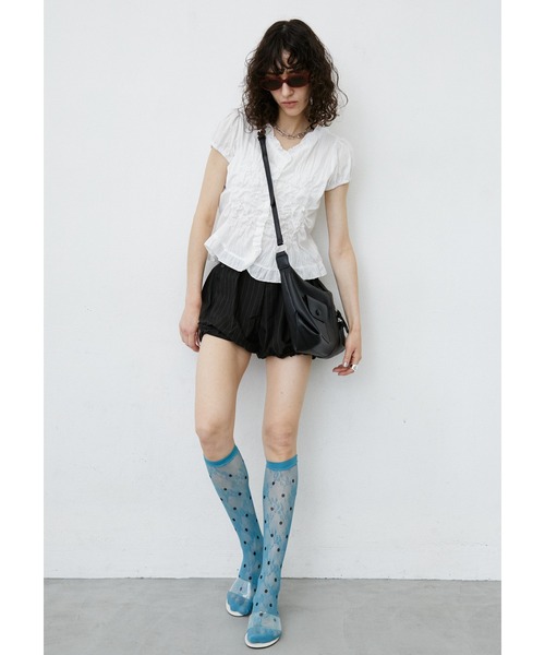 uyu.(ウユ)の「Shirring Sheer Short Sleeve Blouse/シャーリングシアーブラウス(シャツ/ブラウス・レディース・ホワイト/ブラック・FREE)」の4枚目の写真