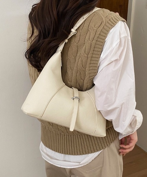 yuue' ( wear )（ユーイ）の「2WAYホーボーショルダーバッグ（ショルダーバッグ・レディース・アイボリー/ブラック/ダークブラウン・FREE）」の4枚目の写真