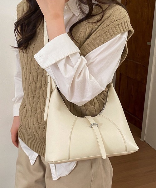 yuue' ( wear )（ユーイ）の「2WAYホーボーショルダーバッグ（ショルダーバッグ・レディース・アイボリー/ブラック/ダークブラウン・FREE）」の7枚目の写真