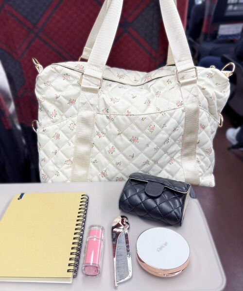MAJESTIC LEGON(マジェスティックレゴン)の「フラワーキルティングトラベルボストン(ボストンバッグ・レディース・ピンク系その他2/ブルー系その他2・FREE)」の6枚目の写真