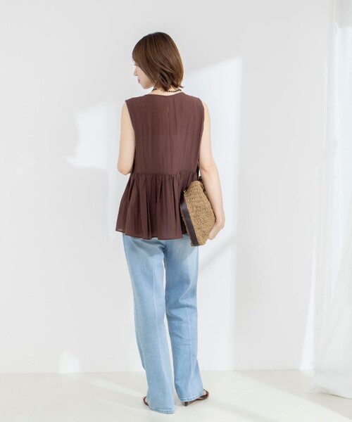 NOLLEY’S（ノーリーズ）の「《接触冷感》【BECシリーズ】ウォッシャブルシアーノースリーブペプラムブラウス（シャツ/ブラウス・レディース・チャコールグレー/ブラウン/イエロー・38）」の10枚目の写真