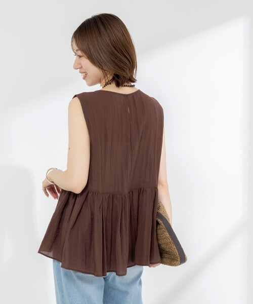 NOLLEY’S（ノーリーズ）の「《接触冷感》【BECシリーズ】ウォッシャブルシアーノースリーブペプラムブラウス（シャツ/ブラウス・レディース・チャコールグレー/ブラウン/イエロー・38）」の15枚目の写真
