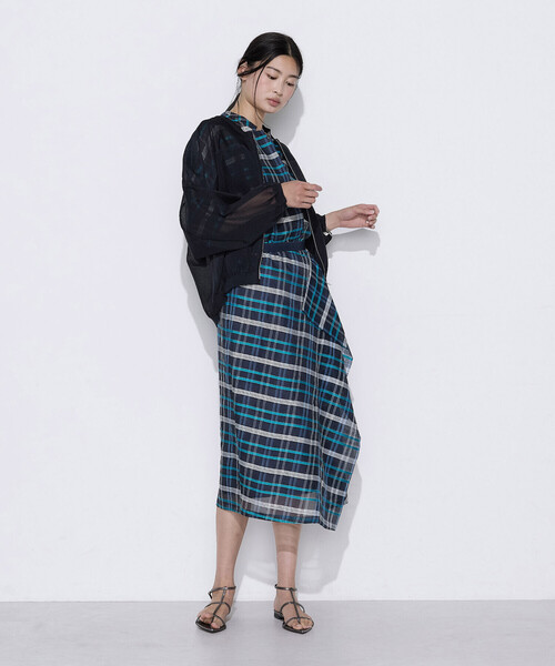K.T KIYOKO TAKASE(キヨコタカセ)の「天竺編み シアージップアップニット(カーディガン/ボレロ・レディース・ネイビー/ミント・FREE)」の4枚目の写真