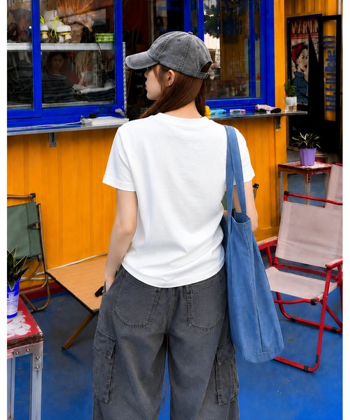 inst.ALL(インストール)の「オーシャンポップグラフィックTシャツ(Tシャツ/カットソー・レディース・ホワイト/ネイビー・M)」の6枚目の写真