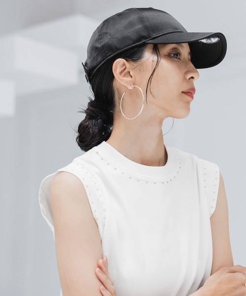 NEW ERA(ニューエラ)の「【HEREIAM】別注 NEW ERA(ニューエラ)/9FORTY SATIN(キャップ・レディース・ブラック/グレー系・MEDIUM)」の7枚目の写真