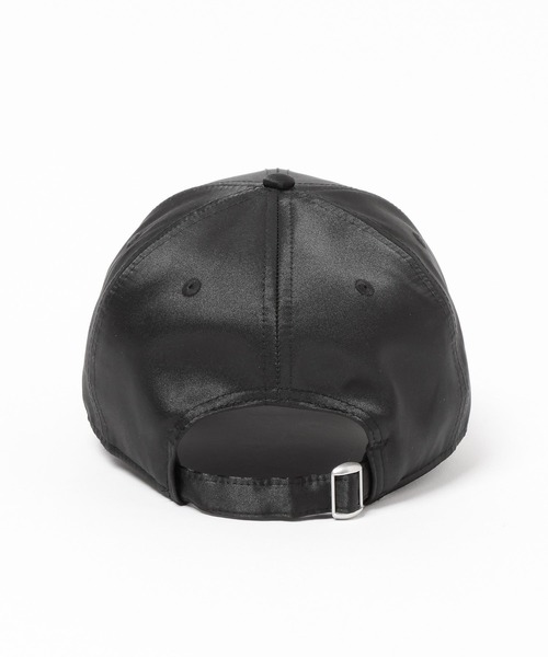 NEW ERA(ニューエラ)の「【HEREIAM】別注 NEW ERA(ニューエラ)/9FORTY SATIN(キャップ・レディース・ブラック/グレー系・MEDIUM)」の21枚目の写真