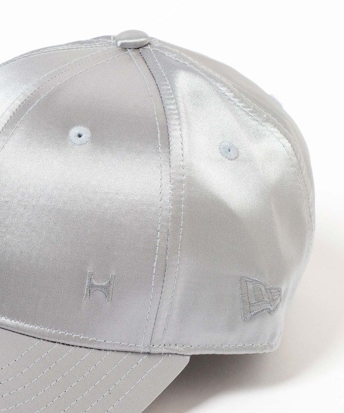 NEW ERA(ニューエラ)の「【HEREIAM】別注 NEW ERA(ニューエラ)/9FORTY SATIN(キャップ・レディース・ブラック/グレー系・MEDIUM)」の22枚目の写真