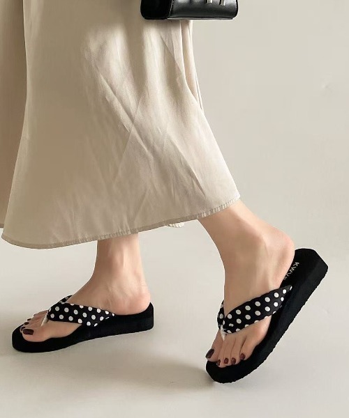 AsRiRe(アスリレイ)の「ドット柄リボンフラットサンダル(サンダル・レディース・ブラック/ホワイト・S/M/L)」の20枚目の写真