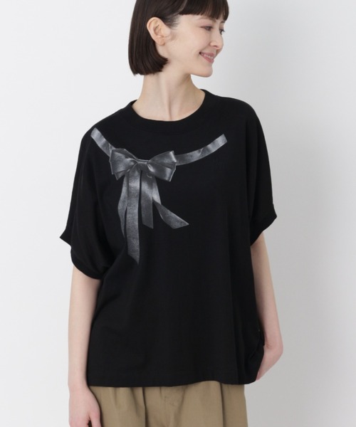 H.A.K(ハク)の「スワイー天竺レザーリボンモチーフプリントドルマンTシャツ(Tシャツ/カットソー・レディース・ホワイト/杢グレー/ブラック・FREE)」の2枚目の写真