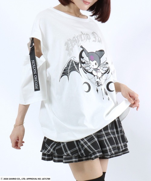 sanrio（サンリオ）の「クロミ 肩開き リボンストラップ ビッグTシャツ / ラインストーンロゴ オーバーサイズ ユニセックス（Tシャツ/カットソー・レディース・ホワイト/ブラック/ブラック系その他・44）」の19枚目の写真