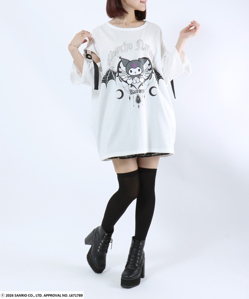 sanrio（サンリオ）の「クロミ 肩開き リボンストラップ ビッグTシャツ / ラインストーンロゴ オーバーサイズ ユニセックス（Tシャツ/カットソー・レディース・ホワイト/ブラック/ブラック系その他・44）」の20枚目の写真