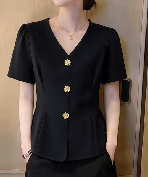 LUCPY（ラクピー）の「ゴールドボタンVネックペプラムトップス（その他トップス・レディース・ブラック・XXX-LARGE/XX-LARGE/X-LARGE/LARGE）」の3枚目の写真
