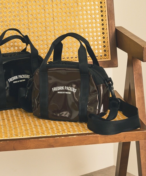 FREDRIK PACKERS(フレドリックパッカーズ)の「【FREDRIK PACKERS】#11 DUCK PVC OVAL PACK(ショルダーバッグ・メンズ・ブラック/ホワイト・FREE)」の7枚目の写真