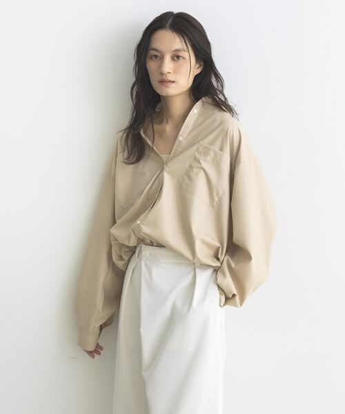 GARAGE OF GOOD CLOTHING(ガレージオブグッドクロージング)の「裾ドロストロングスリーブスクエアシャツ(シャツ/ブラウス・レディース・ベージュ/オフホワイト・FREE)」の2枚目の写真