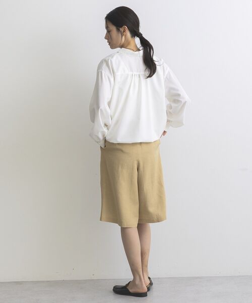 GARAGE OF GOOD CLOTHING(ガレージオブグッドクロージング)の「裾ドロストロングスリーブスクエアシャツ(シャツ/ブラウス・レディース・ベージュ/オフホワイト・FREE)」の10枚目の写真