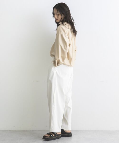 GARAGE OF GOOD CLOTHING(ガレージオブグッドクロージング)の「裾ドロストロングスリーブスクエアシャツ(シャツ/ブラウス・レディース・ベージュ/オフホワイト・FREE)」の19枚目の写真