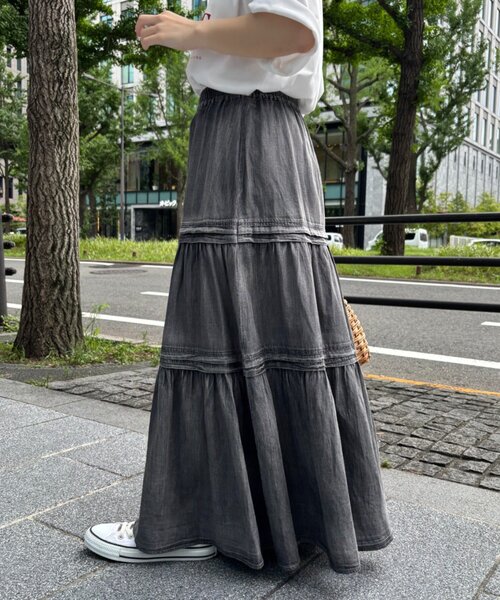 Jena espace merveilleux(ジェナ エスパスメルヴェイユ)の「シアーデニムティアードスカート(スカート・レディース・ブラック/ブルー・FREE)」の12枚目の写真