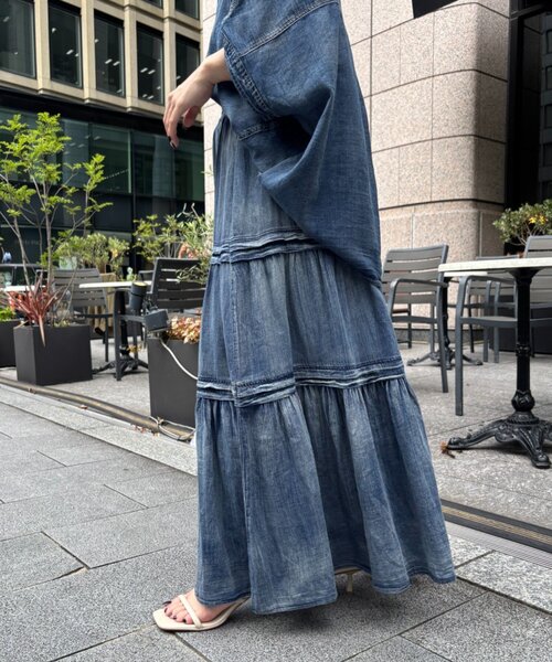 Jena espace merveilleux(ジェナ エスパスメルヴェイユ)の「シアーデニムティアードスカート(スカート・レディース・ブラック/ブルー・FREE)」の5枚目の写真