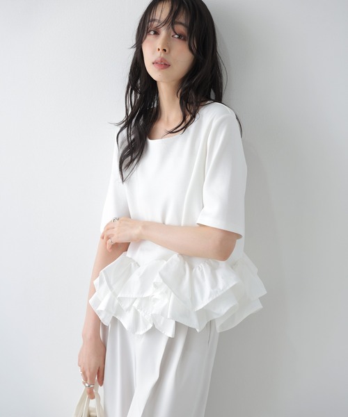 La-gemme（ラジェム）の「ボリュームフリルプルオーバー（シャツ/ブラウス・レディース・ホワイト/ベージュ/ブラック・フリー）」の4枚目の写真