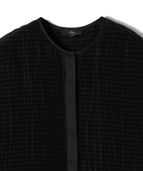 SHIPS(シップス)の「SHIPS Primary Navy Label:ラミー ピンタック フレンチスリーブ ブラウス(シャツ/ブラウス・レディース・オフホワイト/ブラック・ONE SIZE)」の6枚目の写真