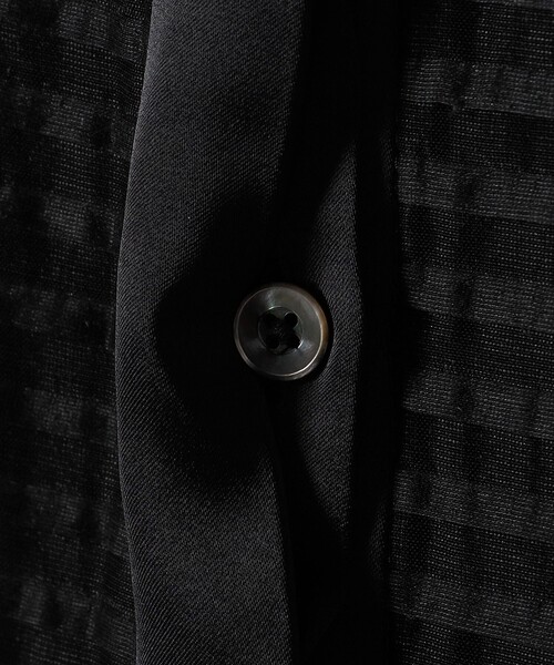 SHIPS(シップス)の「SHIPS Primary Navy Label:ラミー ピンタック フレンチスリーブ ブラウス(シャツ/ブラウス・レディース・オフホワイト/ブラック・ONE SIZE)」の9枚目の写真