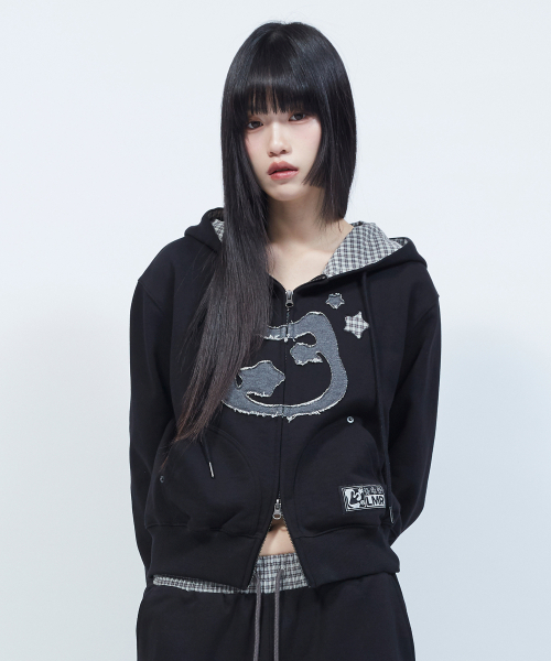 LMR(エルエムアール)の「キャットシンボルパッチワーククロップフードジップアップBLACK(パーカー・レディース・ブラック・LARGE/SMALL/MEDIUM)」の9枚目の写真
