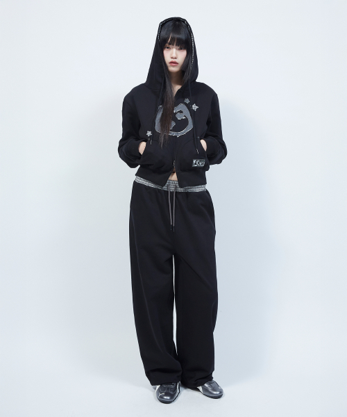 LMR(エルエムアール)の「キャットシンボルパッチワーククロップフードジップアップBLACK(パーカー・レディース・ブラック・LARGE/SMALL/MEDIUM)」の12枚目の写真
