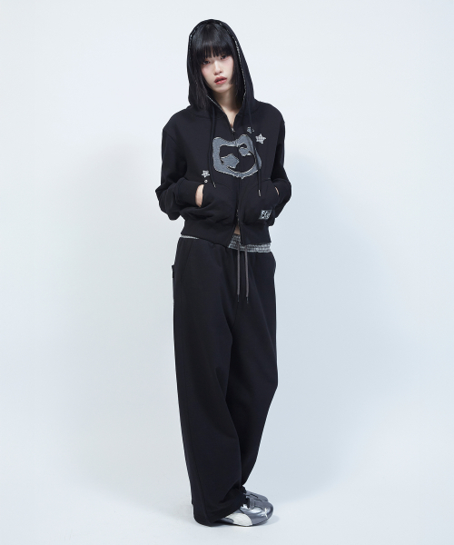 LMR(エルエムアール)の「キャットシンボルパッチワーククロップフードジップアップBLACK(パーカー・レディース・ブラック・LARGE/SMALL/MEDIUM)」の14枚目の写真