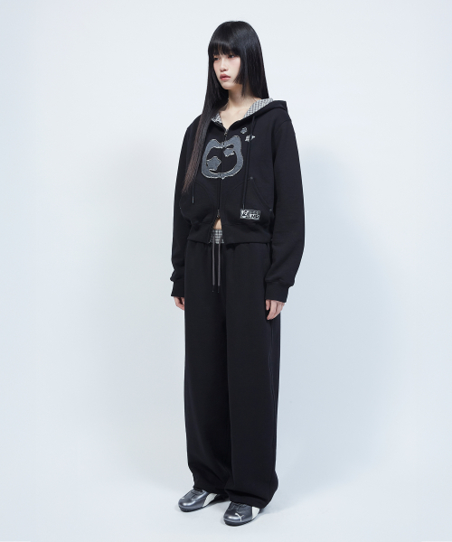 LMR(エルエムアール)の「キャットシンボルパッチワーククロップフードジップアップBLACK(パーカー・レディース・ブラック・LARGE/SMALL/MEDIUM)」の18枚目の写真