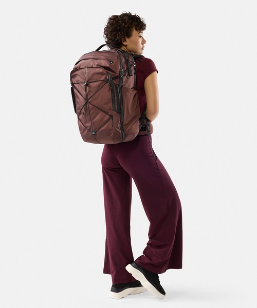Matador(マタドール)の「Matador/マタドール 35L Global Travel Pack/35L グローバル トラベルパック(バックパック/リュック・メンズ・ワインレッド/ブラック/ダークグリーン・FREE)」の8枚目の写真