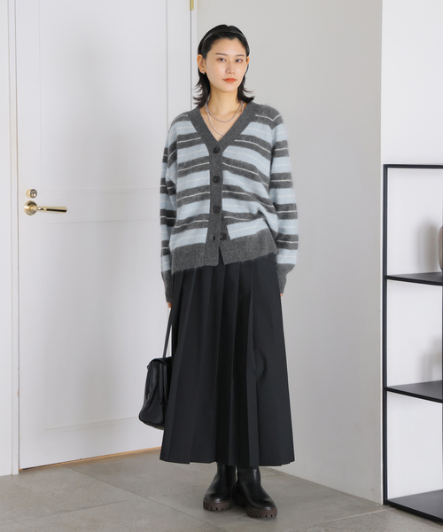 JOURNAL STANDARD(ジャーナルスタンダード)の「FLUFFY Vカーディガン(カーディガン/ボレロ・レディース・ブラウン/ホワイト/サックスブルー・FREE)」の6枚目の写真