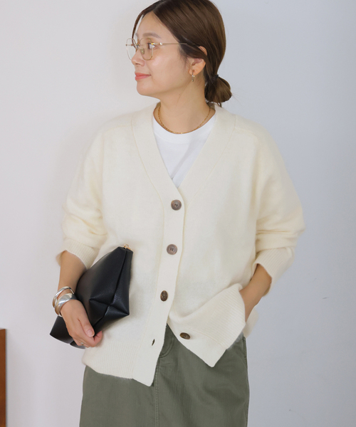 JOURNAL STANDARD(ジャーナルスタンダード)の「FLUFFY Vカーディガン(カーディガン/ボレロ・レディース・ブラウン/ホワイト/サックスブルー・FREE)」の17枚目の写真