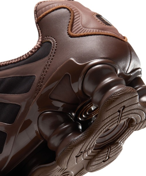 NIKE(ナイキ)の「ナイキ ショックス TL ウィメンズシューズ / Nike Shox TL Women's Shoes AR3566-205 Cacao Wow(スニーカー・レディース・ブラウン系その他2・23.5/22.5/22/23/26/25.5/25/24.5/24)」の8枚目の写真