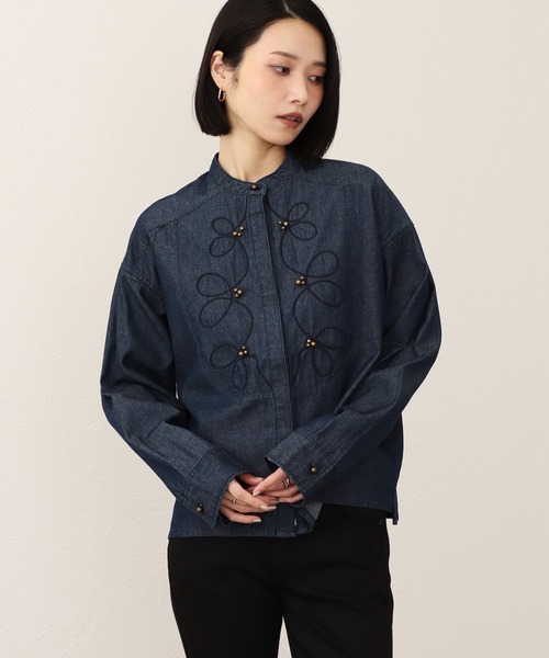 SOMETHING(サムシング)の「SOMETHING パール コード 刺繍 デニムシャツ /ロング スリーブ(シャツ/ブラウス・レディース・ブルー/ライトインディゴブルー・FREE)」の1枚目の写真