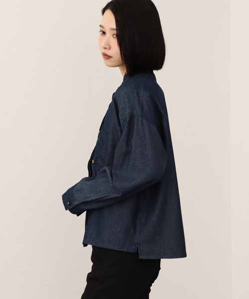SOMETHING(サムシング)の「SOMETHING パール コード 刺繍 デニムシャツ /ロング スリーブ(シャツ/ブラウス・レディース・ブルー/ライトインディゴブルー・FREE)」の4枚目の写真