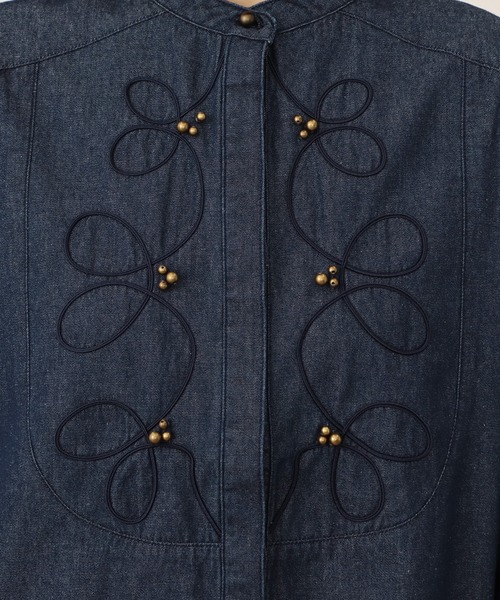 SOMETHING(サムシング)の「SOMETHING パール コード 刺繍 デニムシャツ /ロング スリーブ(シャツ/ブラウス・レディース・ブルー/ライトインディゴブルー・FREE)」の8枚目の写真