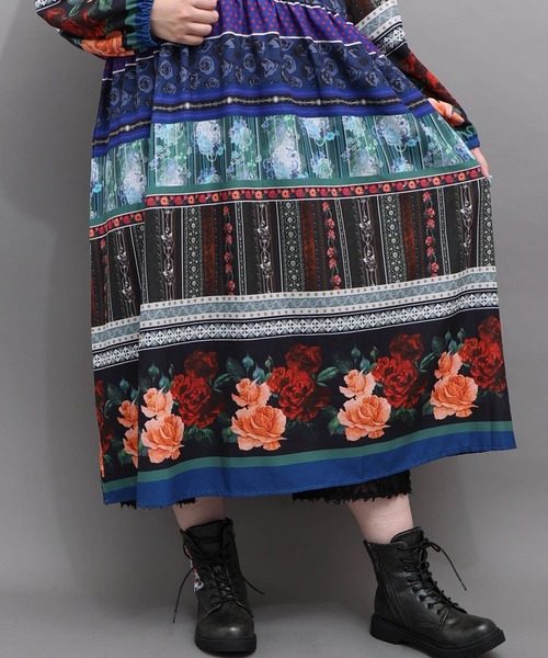 iS ScoLar(イズスカラー)の「563219:クラシカルローズ パッチワーク風柄シャツワンピ(ワンピース・レディース・ベージュ/ネイビー・M)」の6枚目の写真