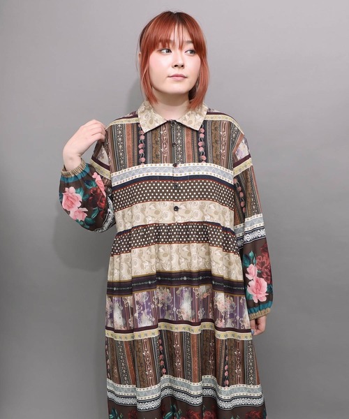 iS ScoLar(イズスカラー)の「563219:クラシカルローズ パッチワーク風柄シャツワンピ(ワンピース・レディース・ベージュ/ネイビー・M)」の8枚目の写真