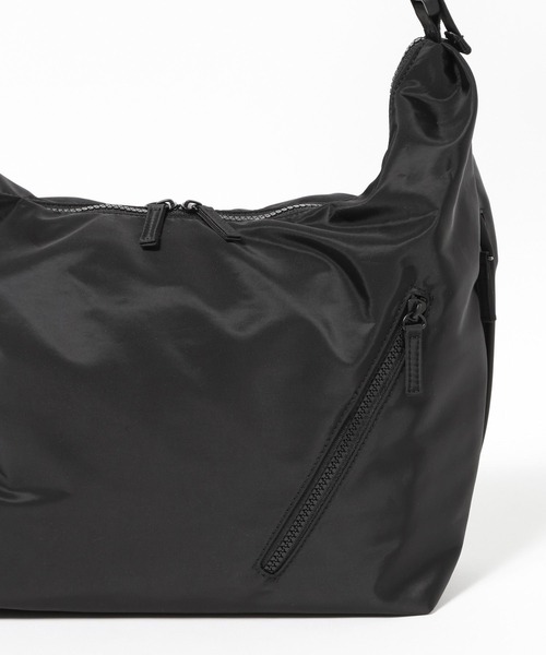 LOWRYS FARM（ローリーズファーム）の「チェンジハンドルBAG　1080852（ショルダーバッグ・レディース・ブラック/カーキ/ブルー・FREE）」の5枚目の写真