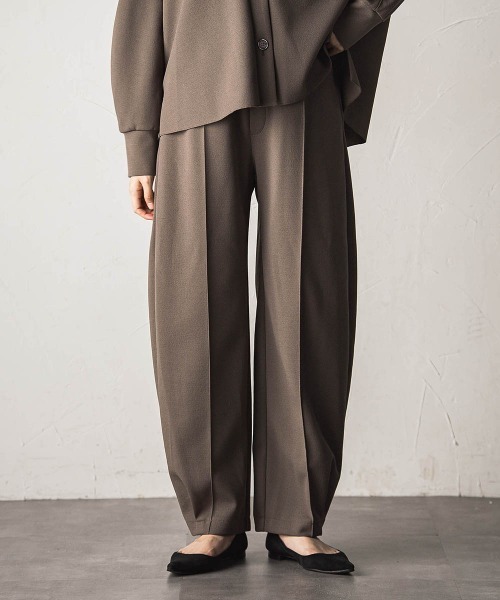 MAYSON GREY(メイソングレイ)の「叶えるイージーカーブパンツ≪セットアップ対応≫(その他パンツ・レディース・ブラック/ブラウン・M)」の9枚目の写真