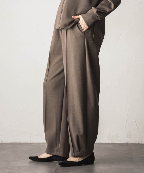 MAYSON GREY(メイソングレイ)の「叶えるイージーカーブパンツ≪セットアップ対応≫(その他パンツ・レディース・ブラック/ブラウン・M)」の10枚目の写真