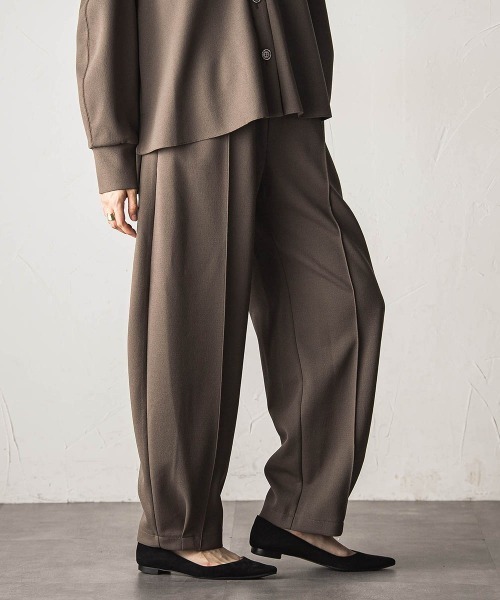 MAYSON GREY(メイソングレイ)の「叶えるイージーカーブパンツ≪セットアップ対応≫(その他パンツ・レディース・ブラック/ブラウン・M)」の11枚目の写真