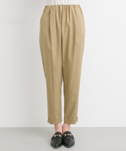 URBAN RESEARCH（アーバンリサーチ）の「UR Wギャザーピーチテンセルストレッチパンツ（その他パンツ・レディース・ネイビー/ライトベージュ/ブラウン系その他・36/38/40）」の6枚目の写真