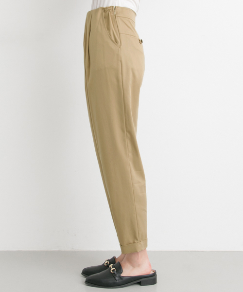 URBAN RESEARCH（アーバンリサーチ）の「UR Wギャザーピーチテンセルストレッチパンツ（その他パンツ・レディース・ネイビー/ライトベージュ/ブラウン系その他・36/38/40）」の7枚目の写真