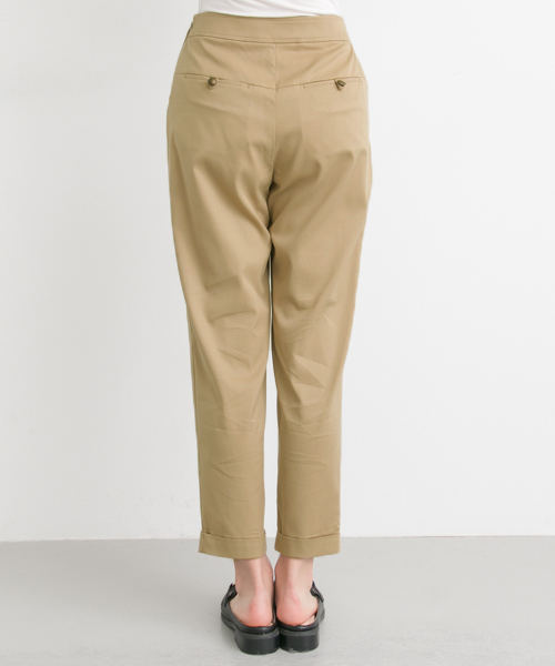 URBAN RESEARCH（アーバンリサーチ）の「UR Wギャザーピーチテンセルストレッチパンツ（その他パンツ・レディース・ネイビー/ライトベージュ/ブラウン系その他・36/38/40）」の9枚目の写真