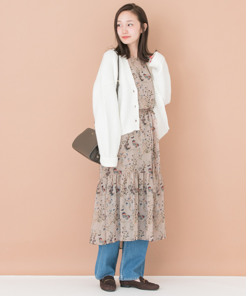 URBAN RESEARCH（アーバンリサーチ）の「UR 裾ギャザー切替プリントワンピース（ワンピース・レディース・ネイビー/グレイッシュベージュ・FREE）」の4枚目の写真