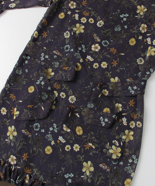 URBAN RESEARCH（アーバンリサーチ）の「UR 裾ギャザー切替プリントワンピース（ワンピース・レディース・ネイビー/グレイッシュベージュ・FREE）」の22枚目の写真