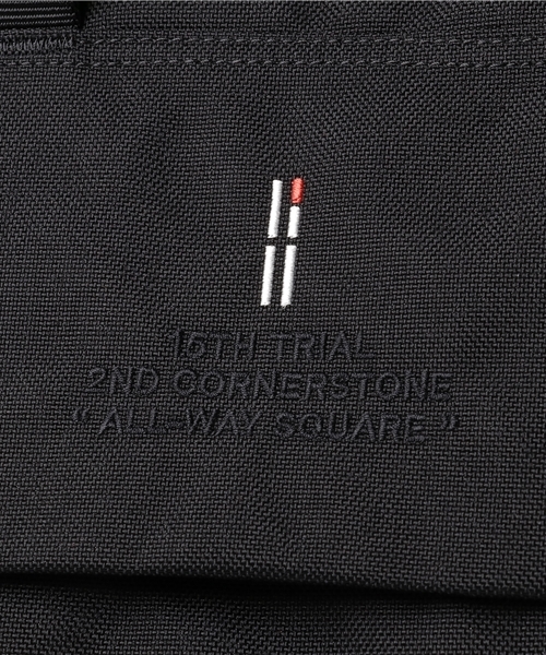 TERG（ターグ）の「TERG by Helinox / TERG ALLWAY SQUARE（バックパック/リュック・メンズ・ブラック/チャコールグレー/デザートカモ・FREE）」の4枚目の写真
